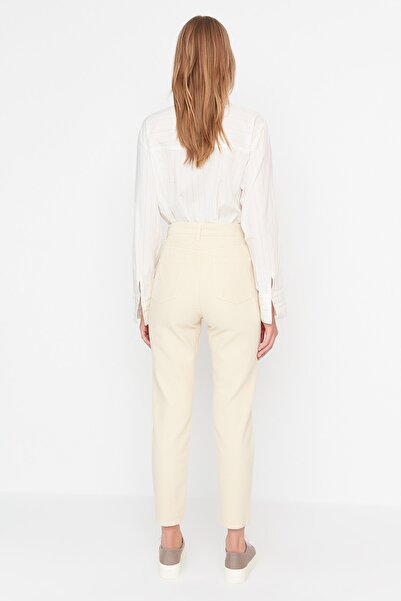 Trendyol Collection Μπεζ πιο βιώσιμο ψηλόμεσο Mom τζιν TWOAW23JE00389