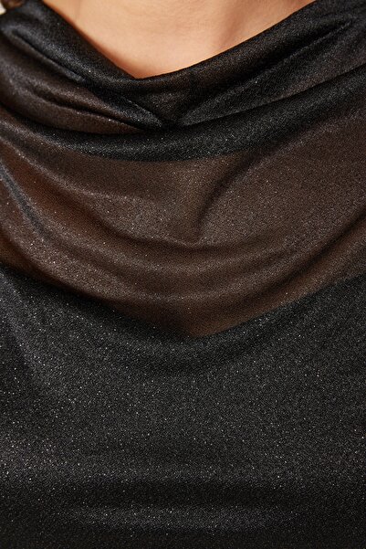 Trendyol Curve Černé mini pletené šaty s rozparkem v pase/skater s glitry TBBAW23AH00149