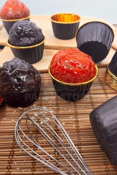 Huzur Party Store Black Glossy Cardboard 25-Piece Cake Mold, Gold-Coated Inside the Edge, 6.5x4 Cm Muffin Cup that Does Not Scatter in the Oven