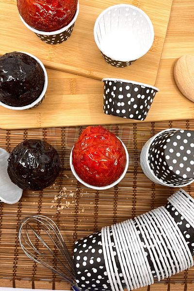 Huzur Party Store Black Polka Dot 50-Piece Cake Mold 6.5x4 Cm Hard Cardboard Muffin Cupcake with Dots That Do Not Disintegrate in the Oven