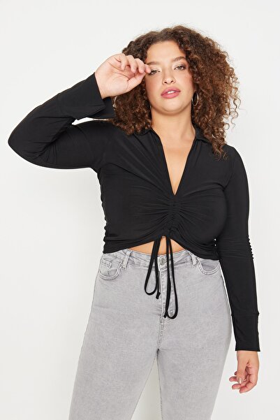 Trendyol Curve Pletená halenka Black Gather Detailed Crop TBBAW23AF00059