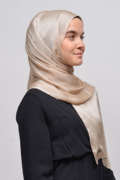 Altobeh Janjan Shiny Satin Textured Hijab βραδινό φόρεμα σιφόν σάλι-άμμος μπεζ