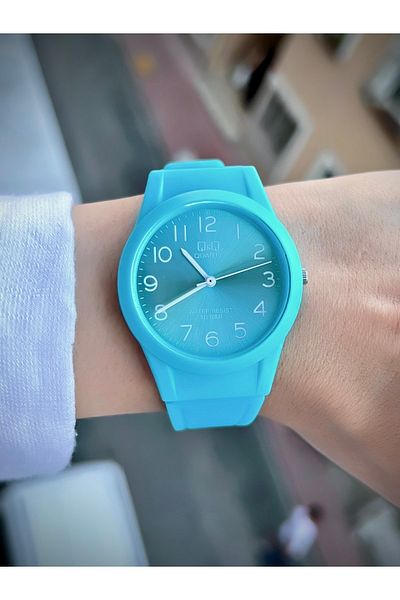 Q&Q Unisex Wristwatch Silicone Cord Sports Model Waterproof