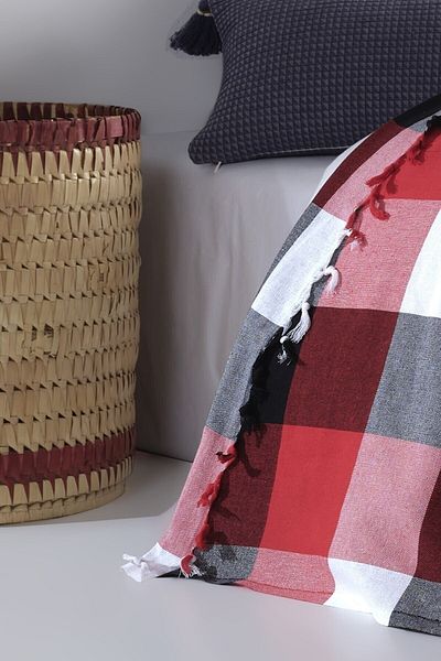 Vagonik Double Seasonal Thin Pique 200 X 220 Cm Red-black Cotton Woven