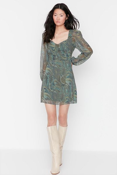 Trendyol Collection Grünes, gewebtes Kleid mit Paisley-Muster und Ballonärmeln TWOAW23EL01437