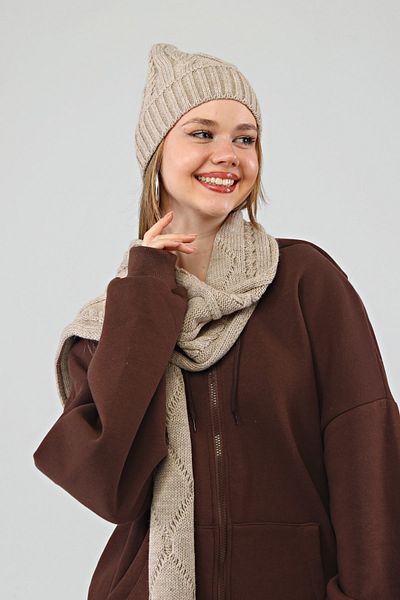 Aghilo - Beige Scarf Beret Suit