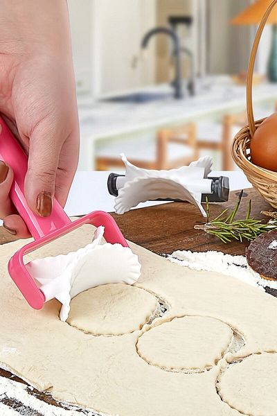 VİGENTİNO Practical Serrated Circle Dough Cutter Roulette Cookie Biscuit Cutting Apparatus