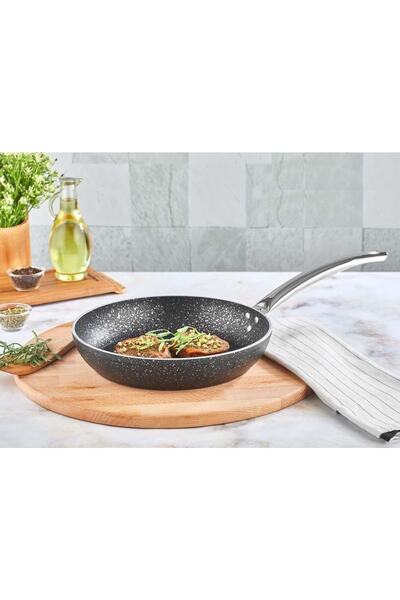Kahramanlar مقلاة جرانيت 22 سم