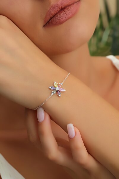 Bilsen Store 925 Ayar Gümüş Zincirli Miks Zirkon Taşlı Kamelya Lotus Çiçeği Bileklik