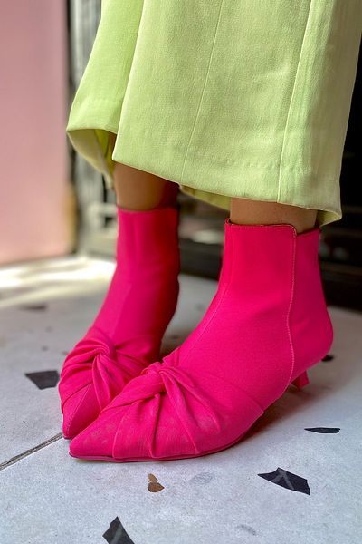 SHOEBELLAS Γυναικείες μπότες με τακούνι Lucia Fuchsia Matte Satin Gathered