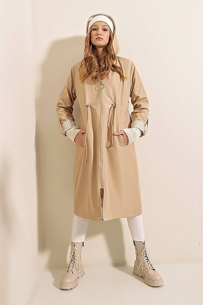 bm bessomoda fashion boutique Γυναικεία μπεζ μακριά καμπαρντίνα με κουκούλα με κορδόνι στη μέση