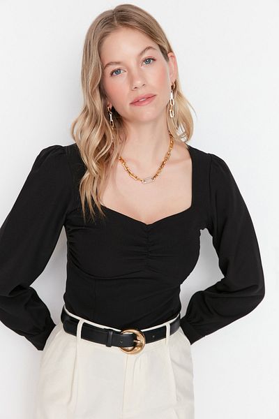 Trendyol Collection Black Gather részletes szövésű blúz TWOAW23BZ00633