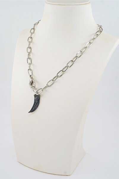 By Zeyna Aksesuar قلادة حجرية بتصميم خاص للسيدات