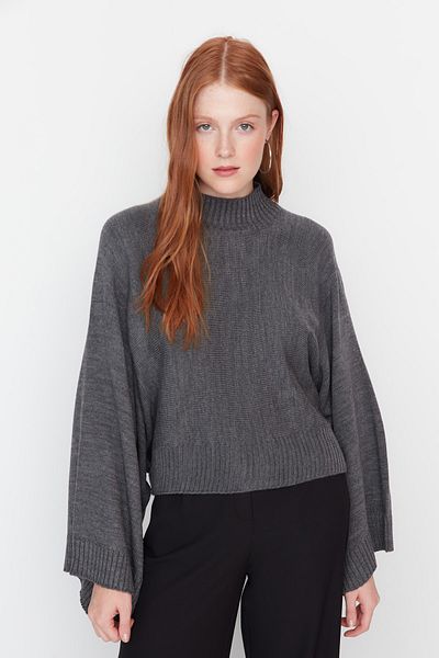 Trendyol Collection Anthrazitfarbener Strickpullover mit weitem Schnitt und Fledermausärmeln TWOAW23KZ01838