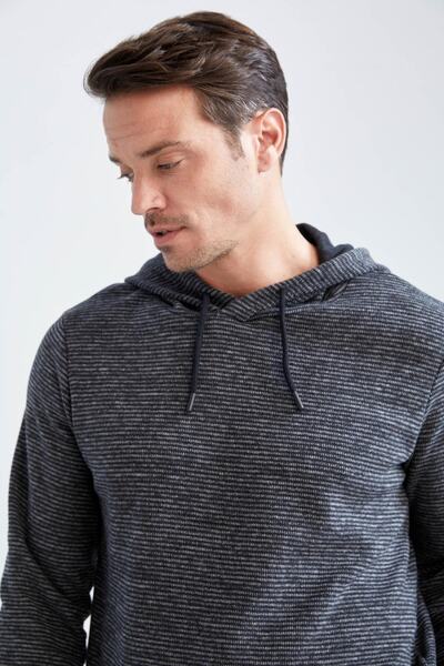 DeFacto Regular Fit Sweatshirt