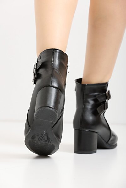 Santamarina Dámské krátké kozačky Hermina Black Skin s dvojitou přezkou