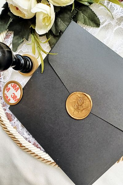 Dekorden Sealed Black Invitation Envelope