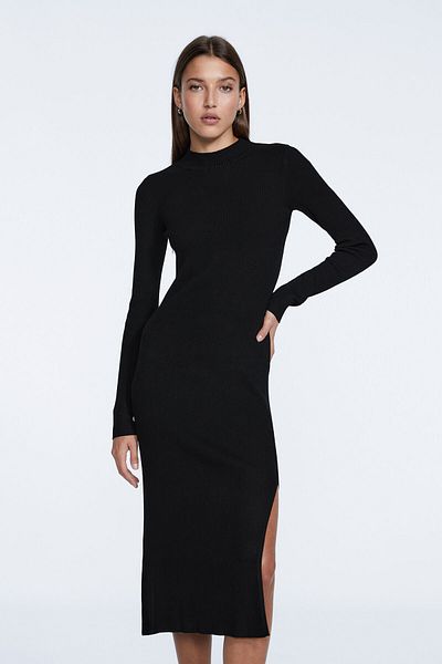 Stradivarius فستان ميدي بياقة واقفة
