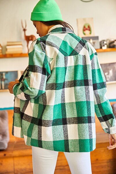 Olalook Kadın Yeşil Ekru Ekose Çift Cepli Oversize Kaşe Gömlek GML-19001045