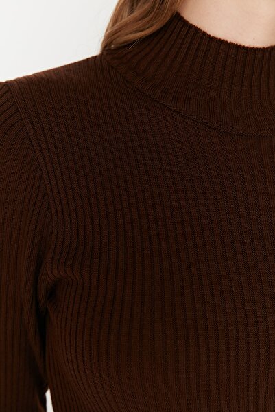 Trendyol Collection Mini úpletové šaty – hnědé, padnoucí na tělo, Twoaw23El01389