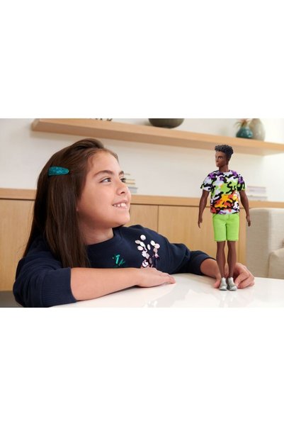 Barbie Brb Yakışıklı Ken Bebekle Yeşil Şortlu Hbv23