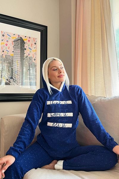 Pijamaevi Marineblaues Polar-Pyjama-Set mit drei Linienmuster und Kapuze aus Plüsch
