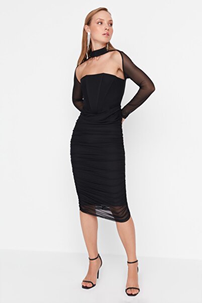 Trendyol Collection Černé tylové elegantní večerní šaty TPRAW23EL00156