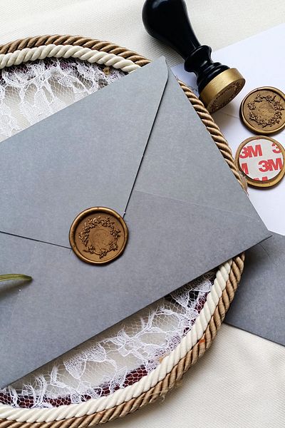 Dekorden Sealed Gray Invitation Envelope