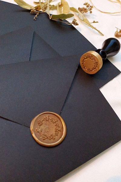 Dekorden Sealed Black Invitation Envelope