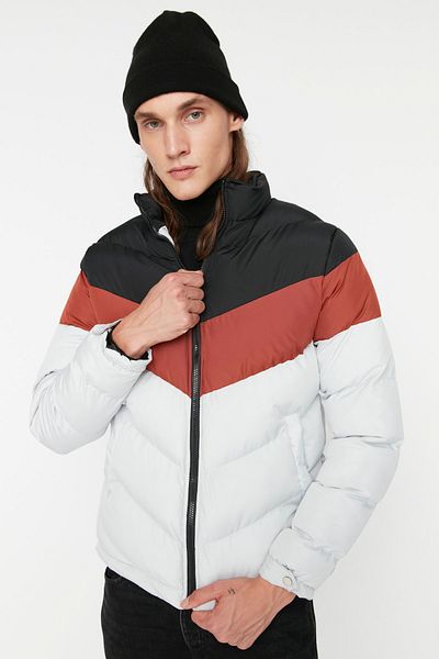 Trendyol Collection Μαύρο φουσκωτό χειμωνιάτικο παλτό ανθεκτικό στον αέρα και το νερό - Regular Fit TMNAW22MO0166