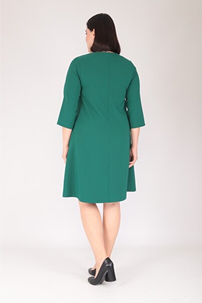 MODAPO Γυναικείο φόρεμα με λεπτομέρεια αξεσουάρ Midi Plus Size