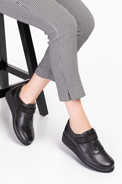 Akgün Terlik Pantofi confortabili de damă din piele naturală, neagră, cu velcro, cu talpă anatomică