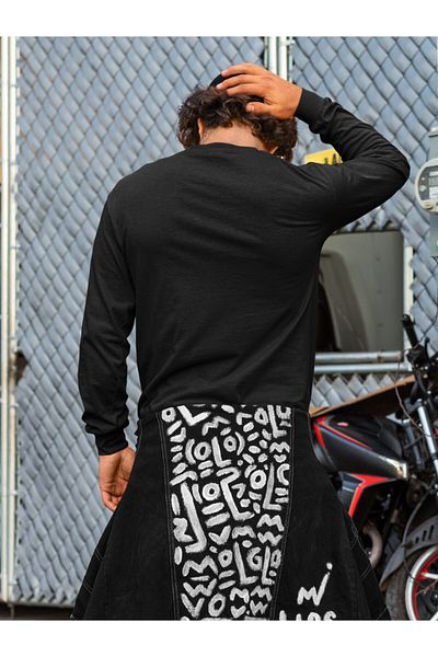 Raf Coll Unisex Μαύρο φούτερ με λαιμόκοψη με ψηφιακή εκτύπωση