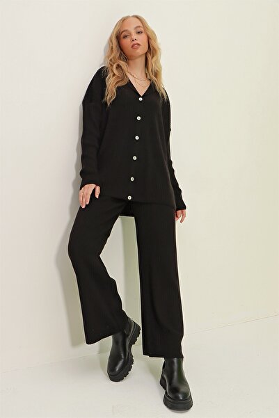 Trend Alaçatı Stili Kadın Siyah Düğmeli Kendinden Dokulu Triko Takım ALC-X9364
