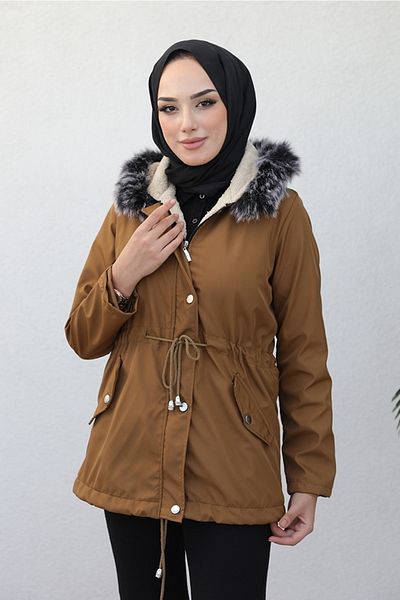 Bestenur Berfin Hijab Coat 364 - Tan s dvojitými kapsami a kožešinou