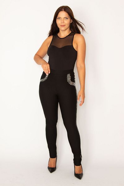 Şans Schwarze Damen-Hose mit dekorativer Tasche und Lackdruck an den Seiten, elastische Taille aus Tauchstoff und Lycra, 65N27814