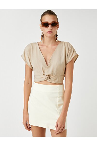 Koton Συγκεντρώνοντας Λεπτομερή Crop Μπλούζα με Σατέν Εμφάνιση