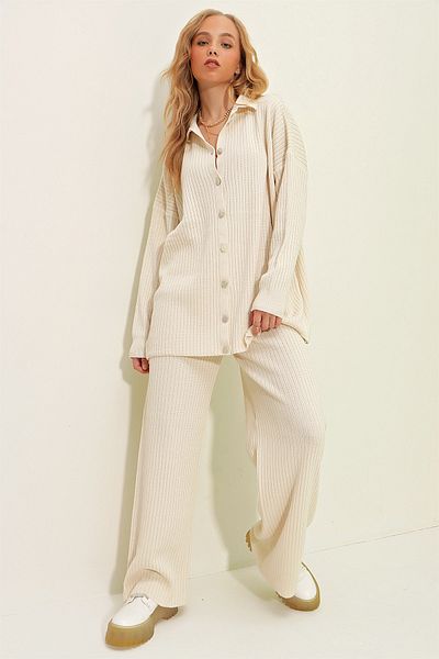 Trend Alaçatı Stili Cremefarbenes Strickset mit Knopfleiste und Struktur für Damen ALC-X9364