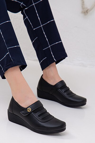 Yağlıoğlu Kundura 2923 حذاء أسود يومي لتقويم العظام