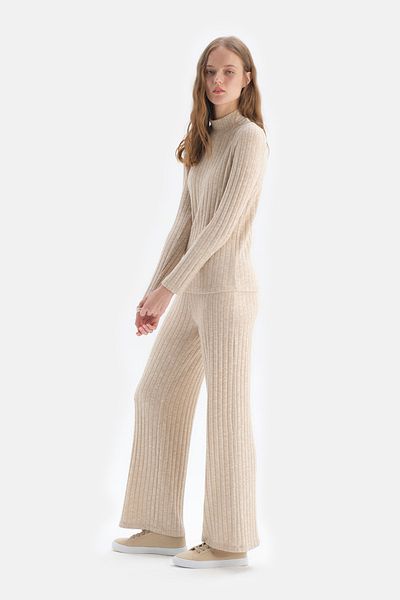 Dagi Beigefarbene Camisole-Hose mit elastischem Bund
