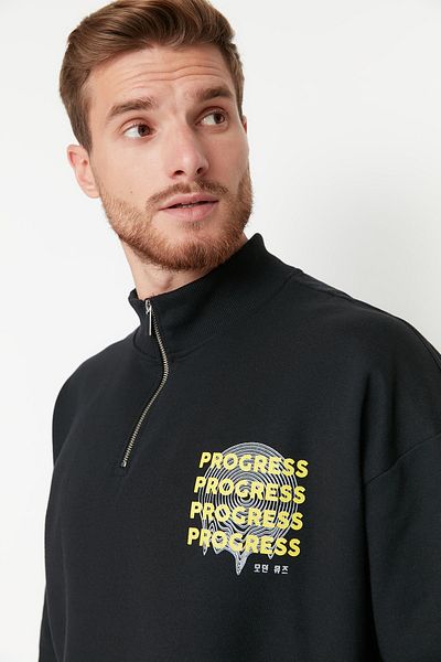 Trendyol Collection Κείμενο εμπριμέ μαύρο φλις φούτερ - Oversize, με φερμουάρ TMNAW23SW00017