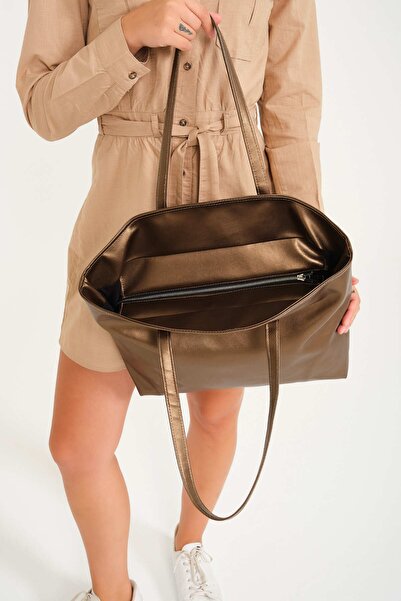 Hedwig Design Women's Zippered Leather Tote / Shoulder Bag