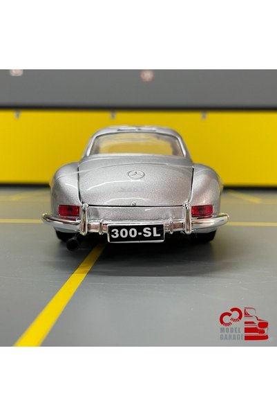 Burago Mercedes-Benz 300 Sl 1954 1/24 Scale Diecast Metal Model Car