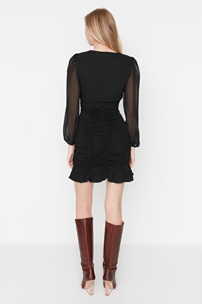 Trendyol Collection Černé elastické tkané šaty s bodycone TWOAW23EL01044