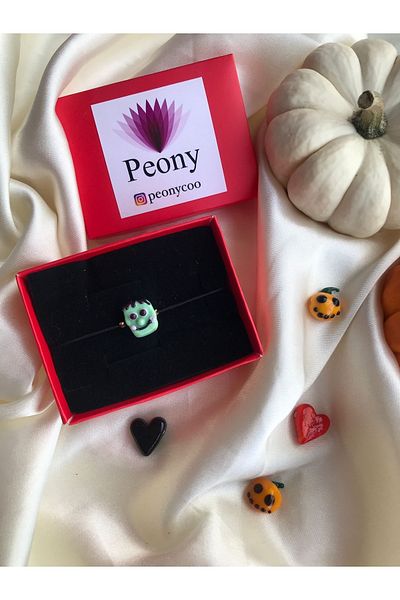 PEONY - peonyofficiall Halloween Halloween Frankestein Glass Murano Bracelet Black String Bracelet