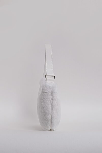 Çantacımstore Geantă de damă cu blană artificială albă 61022