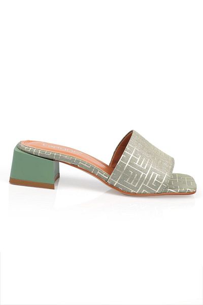 Capone Outfitters Γυναικείες παντόφλες Capone Blunt Toe με μονό λουράκι με τακούνι σατέν Λαβύρινθο με μοτίβο πράσινου χρώματος