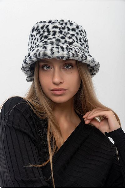 Saria Moda Leopard Pattern Plush Bucket Hat