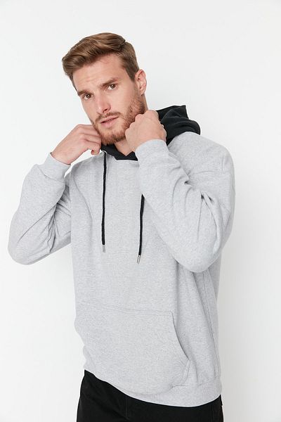 Trendyol Collection Textem tištěná šedá oversize fleecová mikina s kapucí - TMNAW23sw00023