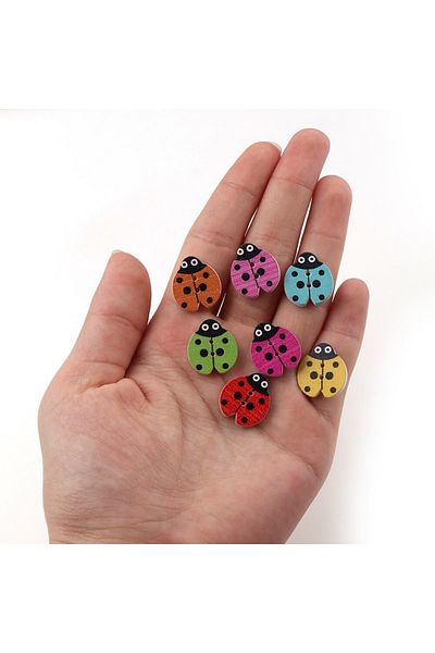 Bluoklight 10 Pieces of Ladybug Wooden Decorative Style Pattern Craft Accessory Garment Button